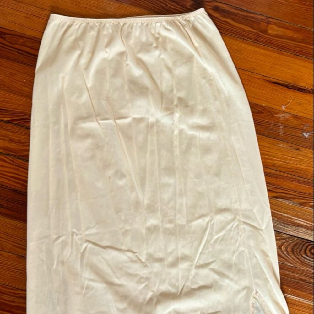 Vintage Lace Cream Midi Skirt, size M